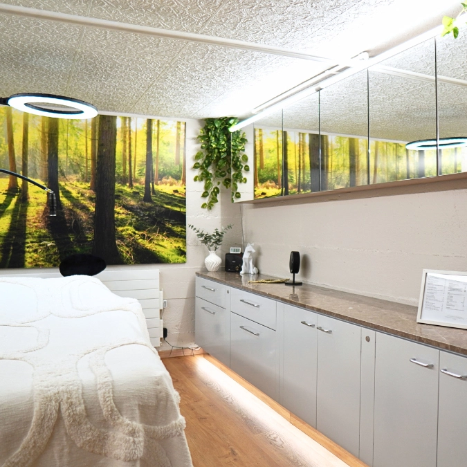 Beauty Studio im neuen Style mit natürlichen Elementen und trotzdem funktional und hygienisch.