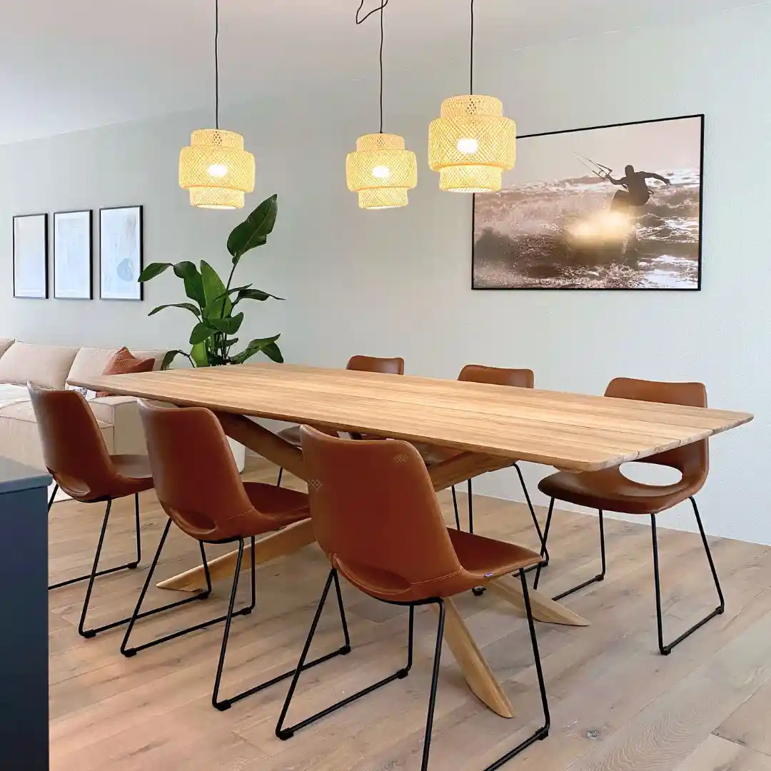 Esszimmer im industrial Stil mit Scandi Lampen