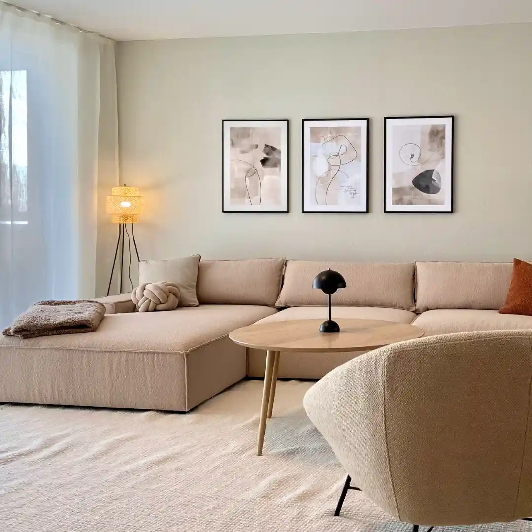 Wohnzimmer im Scandi Stil und beigen Farbtönen